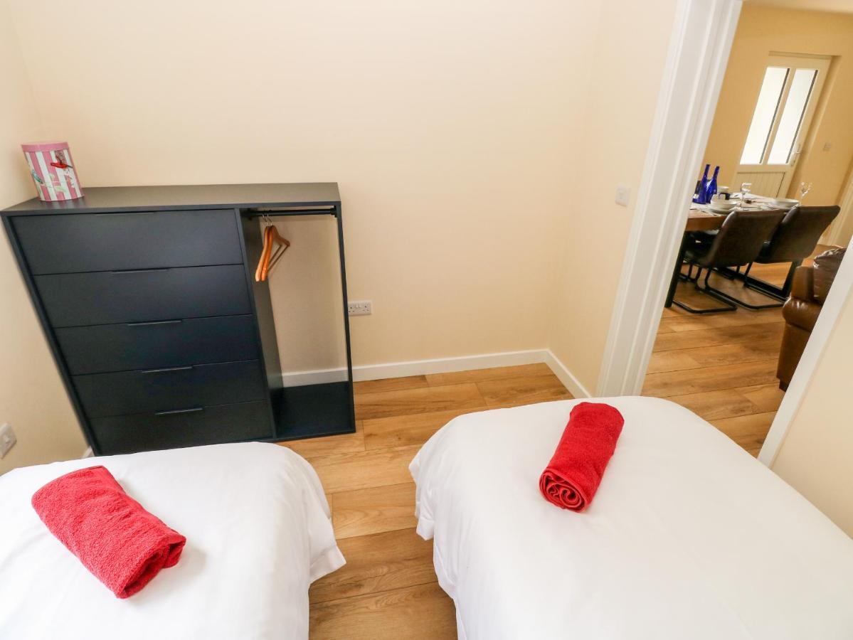 Ramsey Lodge Bier Wood Lodges Тенби Экстерьер фото