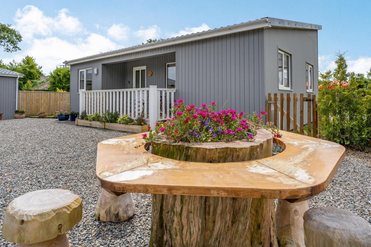 Ramsey Lodge Bier Wood Lodges Тенби Экстерьер фото